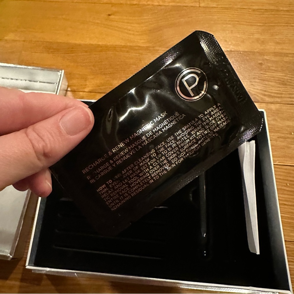 PURE COSMETICS RECHARGE & RENEW MAGNETIC MASK - Picture 7 of 13